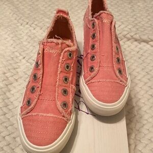 Blowfish sneakers. Play. NWT. Size 8